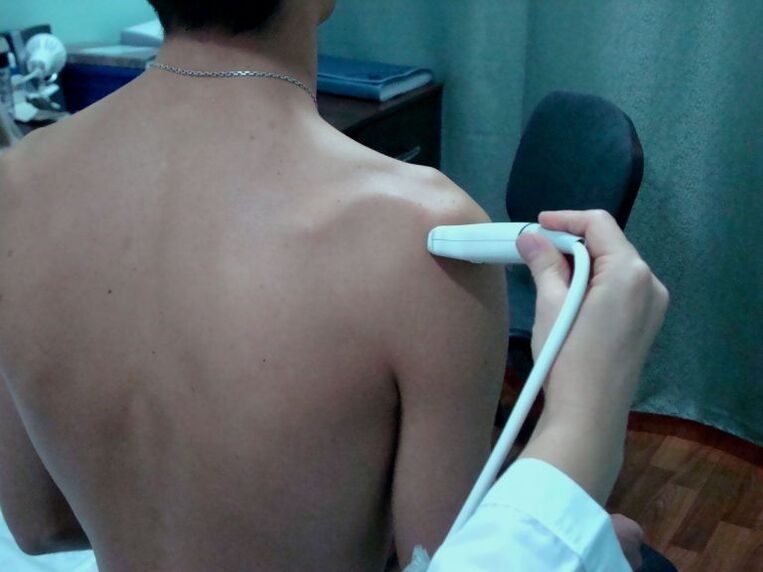 Modern physiotherapy will help to solve the symptoms of shoulder arthrosis in the early stages